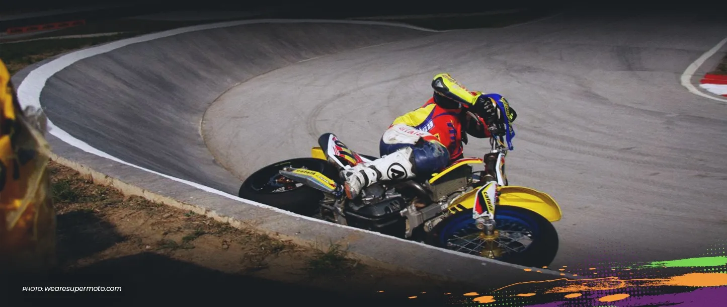 The Uniqueness of Supermoto Tracks